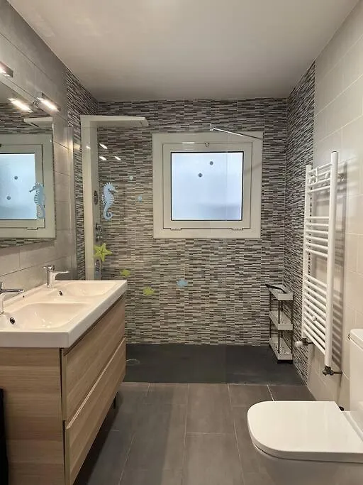 Apartamento Familiar Poeta Marquina Roses